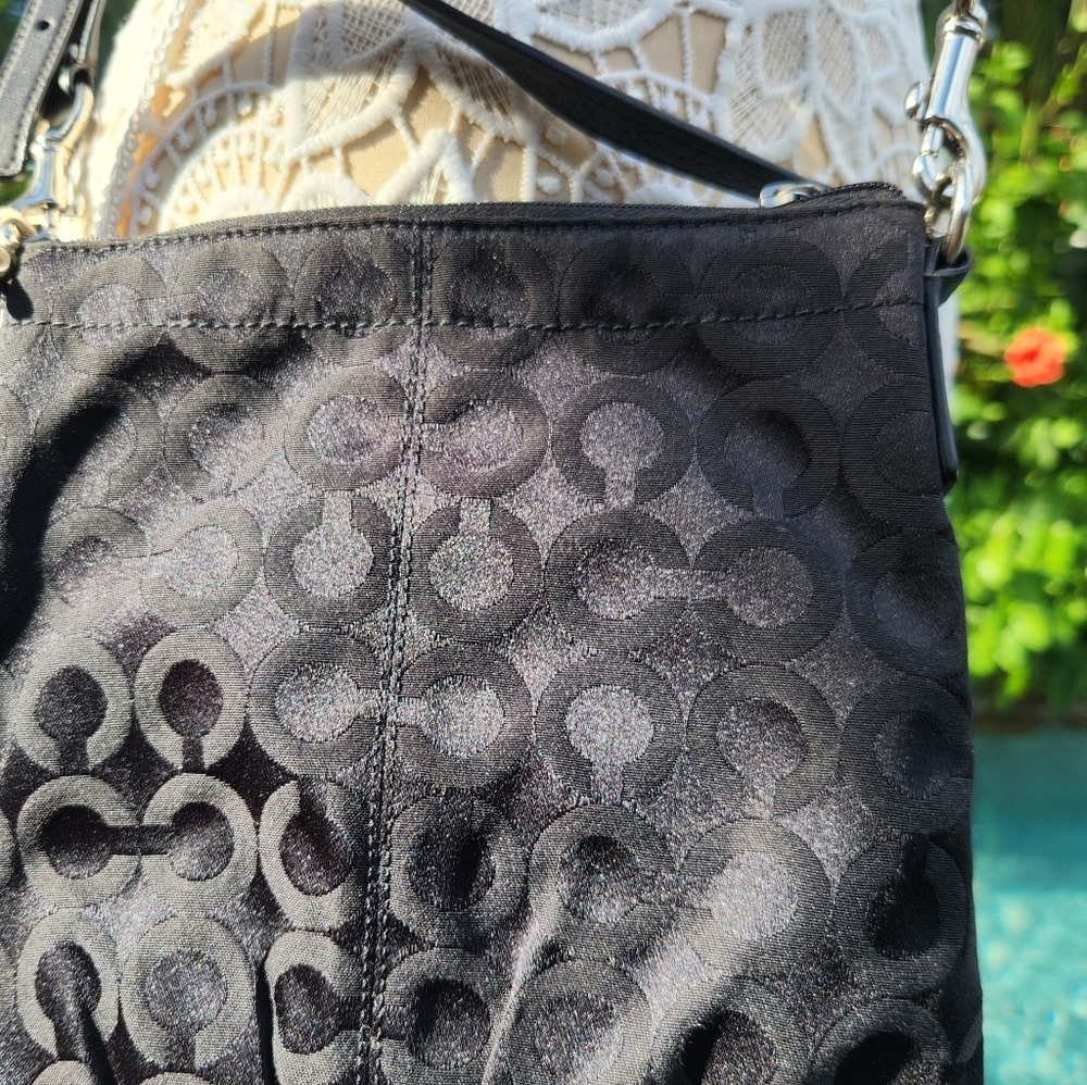 Coach Brook Op Art black convertible crossbody bag. EUC - Picture 12 of 16